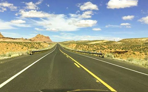 梦见在公路上跑