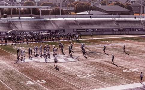 梦见在操场上跳舞