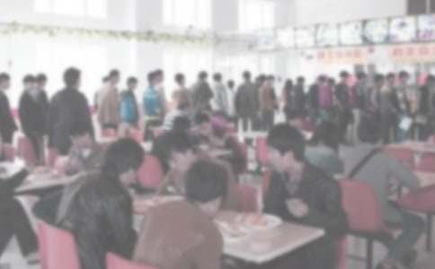 �μ������ڱ��˼ҳԷ�