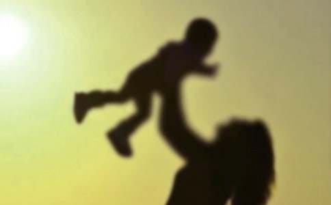 �μ�ĸ�ױ�׷ɱ